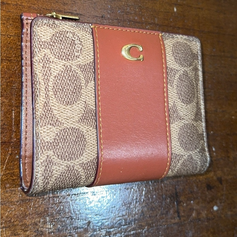Coach 1941 Signature Logo Bi-Fold Classic Small Wallet Leather AUTHENTIC - Picture 2 of 15